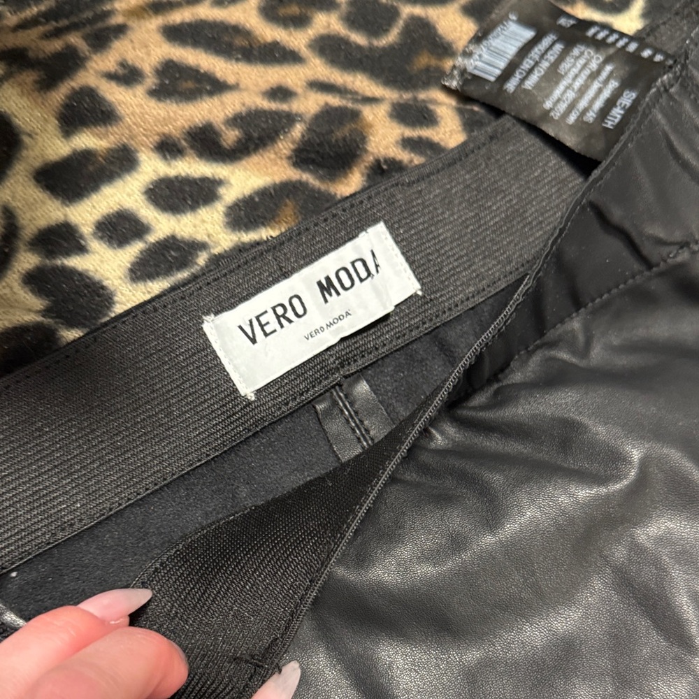 Vero Moda faux leather Skirt
